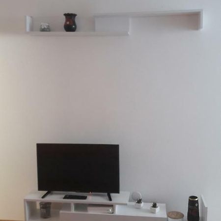 Melody Apartment Alba Iulia Eksteriør billede